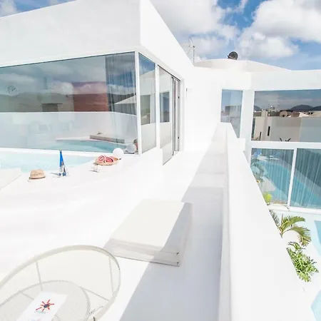 Aqua Blanca 2 Boutique With Private Pool アパート